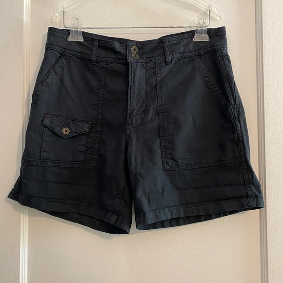 Anthropologie The Wanderer Dark Grey 6” Inseam Khaki Summer Shorts Size 28 - Picture 1 of 8